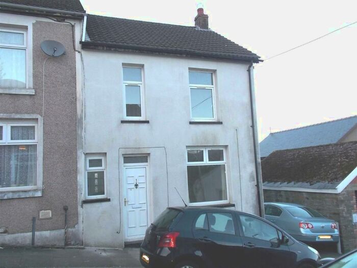 3 Bedroom End Of Terrace House To Rent In Birchwood Avenue, Treforest, Pontypridd, CF37