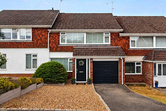 3 Bedroom Terraced House For Sale In Childrey Way, Tilehurst, Reading, RG31