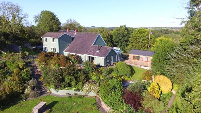 4 Bedroom Detached House For Sale In Nr Foelgastell, Llanelli, Carmarthenshire, SA14