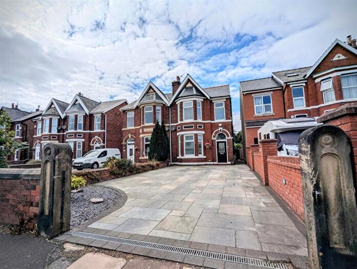3 Bedroom Semi-Detached House To Rent In Golf Open - Denmark Road, Churchtown - Sleeps, PR9