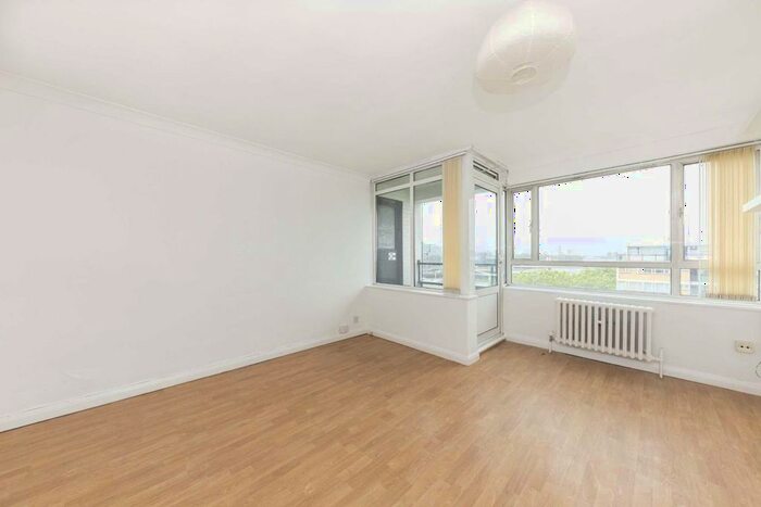 2 Bedroom Flat To Rent In Churchill Gardens, London, SW1V