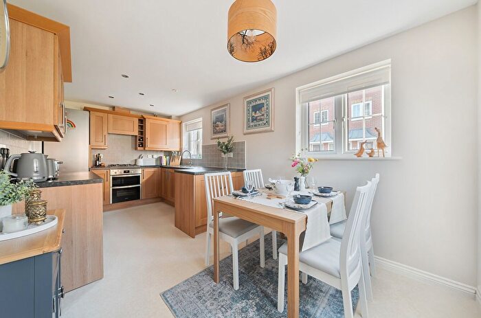 5 Bedroom Detached House For Sale In Dumas Drive, Whiteley, Fareham, Hampshire, PO15