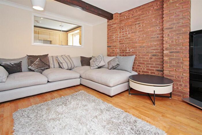 2 Bedroom Flat To Rent In Holters Mill, Canterbury, Kent, CT2