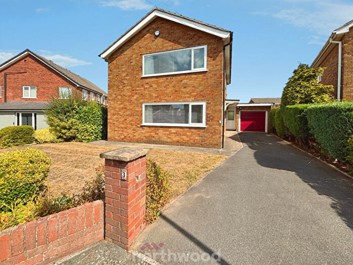 3 Bedroom Detached House For Sale In Norman Drive, Doncaster, DN7