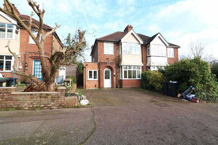 3 Bedroom Semi-Detached House To Rent In Brigadier Hill, Enfield, EN2