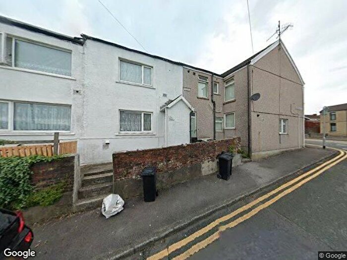 Terraced House To Rent In Skewen, SA10