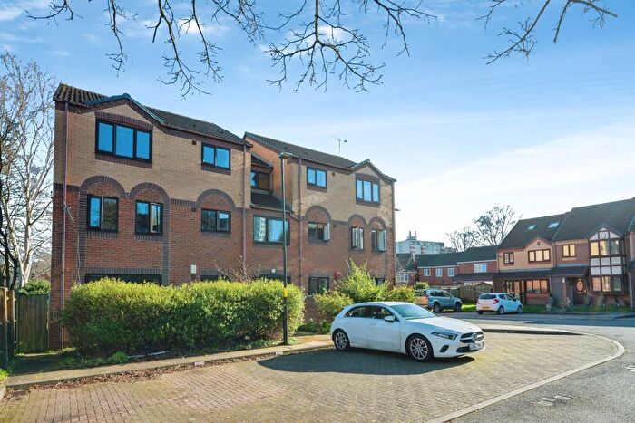 2 Bedroom Flat For Sale In Ashton Croft, Birmingham, B16