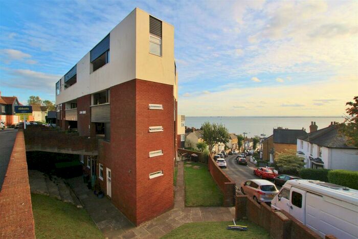2 Bedroom Apartment To Rent In Leigh Park Road, Leigh-On-Sea, SS9