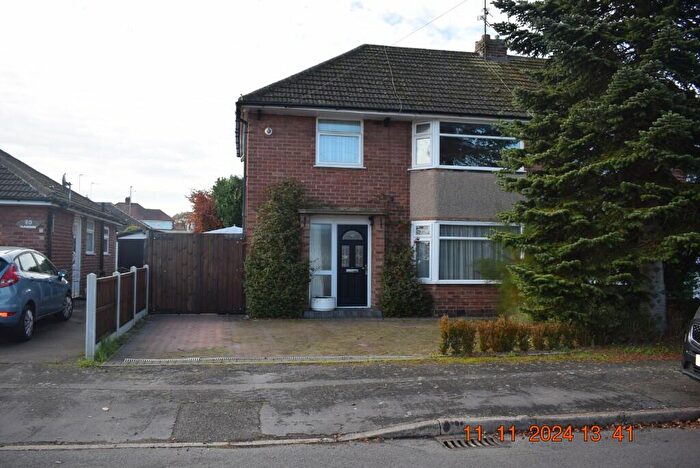 3 Bedroom Semi-Detached House To Rent In Amberley Avenue, CV12