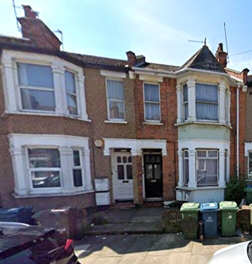 2 Bedroom Maisonette To Rent In Herga Road, Harrow, Middlesex, HA3