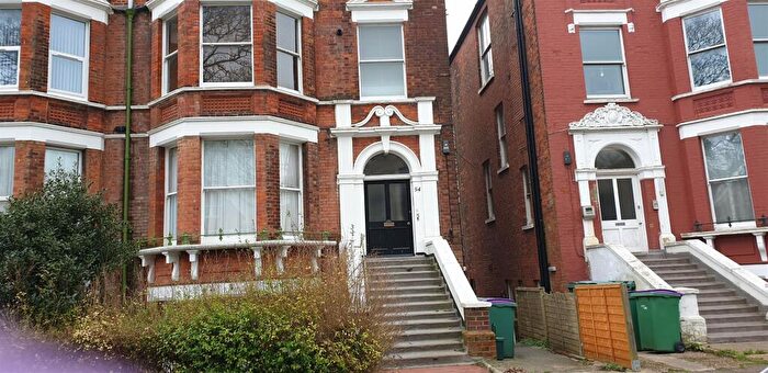 2 Bedroom Flat To Rent In Earls Avenue, Folkestone, CT20