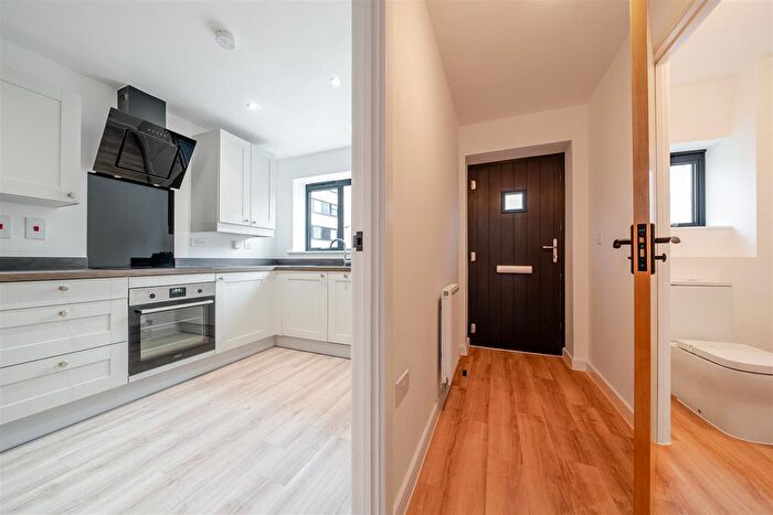 2 Bedroom End Of Terrace House To Rent In Bridgewater Close, Nottingham, NG2