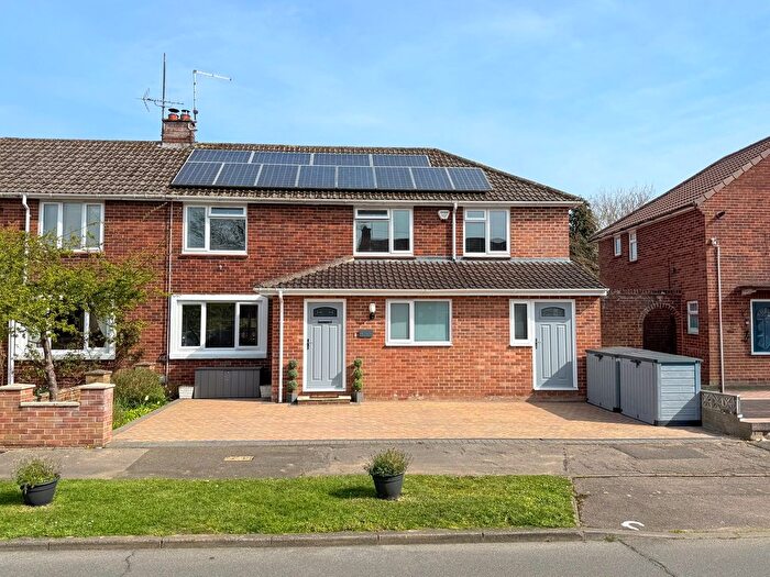 5 Bedroom Semi Detached House For Sale In Chaucer Crescent, Newbury, RG14