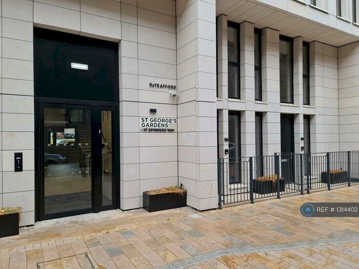 2 Bedroom Flat To Rent In Spinners Way, Manchester, M15