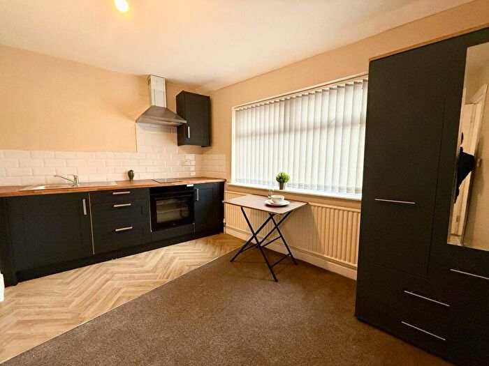 1 Bedroom Flat To Rent In Longport Road, Stoke-On-Trent, ST6