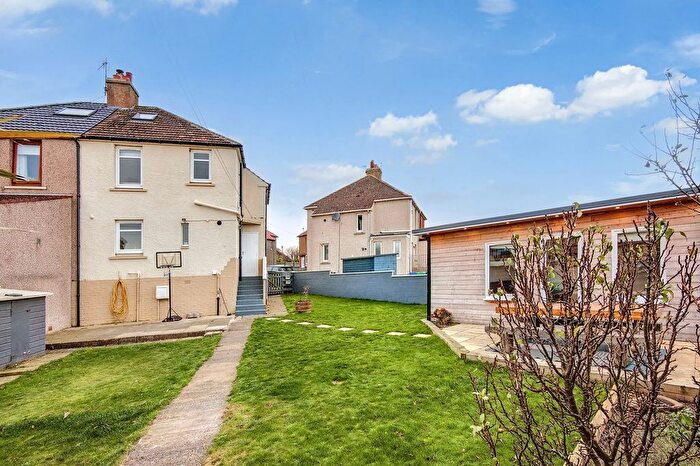 2 Bedroom Semi-Detached House For Sale In Braehead Road, Pittenweem, KY10