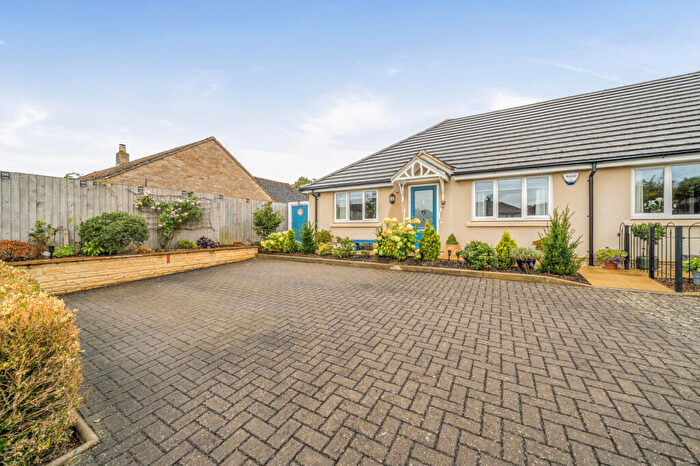 2 Bedroom Bungalow For Sale In Hailey Road, Witney, Oxfordshire, OX28