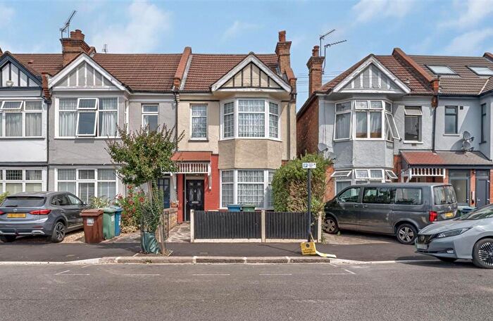3 Bedroom End Of Terrace House For Sale In Wellesley Road, Harrow, HA1