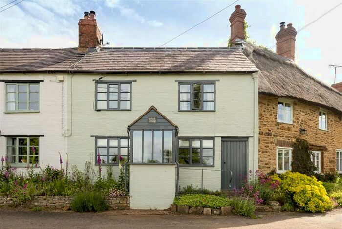 3 Bedroom Terraced House For Sale In Burdrop, Banbury, Oxfordshire, OX15