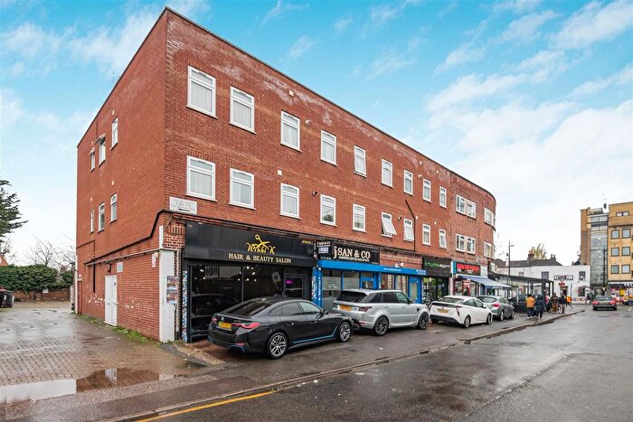 2 Bedroom Retail Premises For Sale In High Street, Slough, SL1