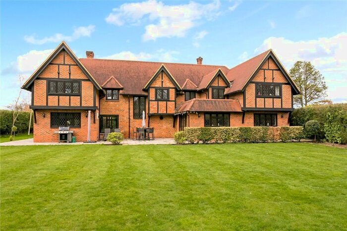 5 Bedroom Detached House For Sale In Dorney Wood Road, Burnham, Buckinghamshire, SL1