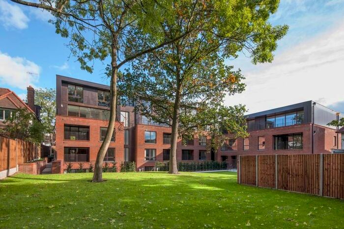 3 Bedroom Flat To Rent In Finchley Road, Golders Green, NW11