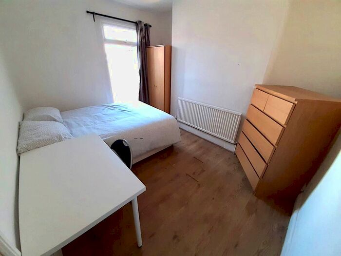 5 Bedroom Terraced House To Rent In Richardson Road, Swansea, SA1