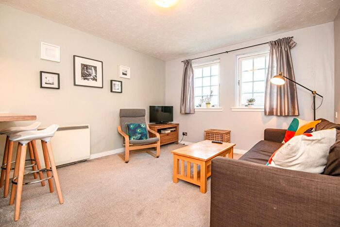 1 Bedroom Flat To Rent In Causewayside, Edinburgh, EH9
