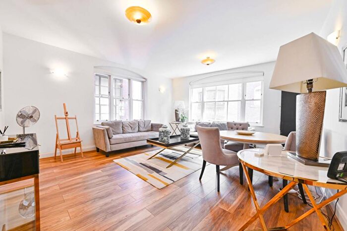 2 Bedroom Flat To Rent In Floral Street, Covent Garden, London, WC2E