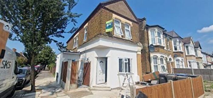 Studio To Rent In Hertford Road, Enfield, EN3