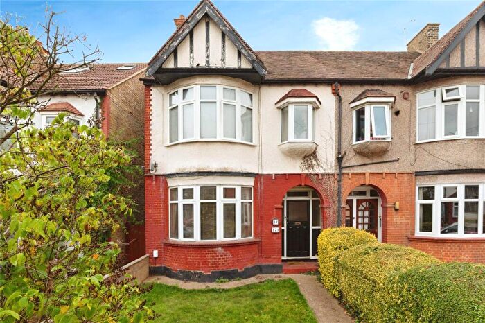 3 Bedroom Semi Detached House For Sale In Surbiton Avenue, Southend-on-Sea, Essex, SS1