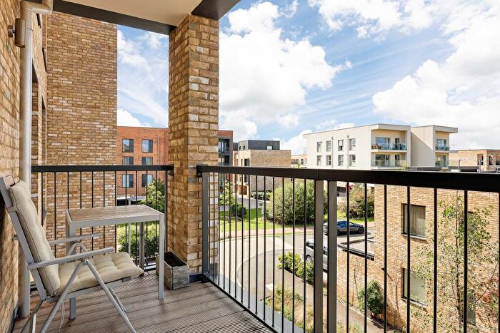 2 Bedroom Apartment For Sale In Hawkey Road, Cambridge, CB2