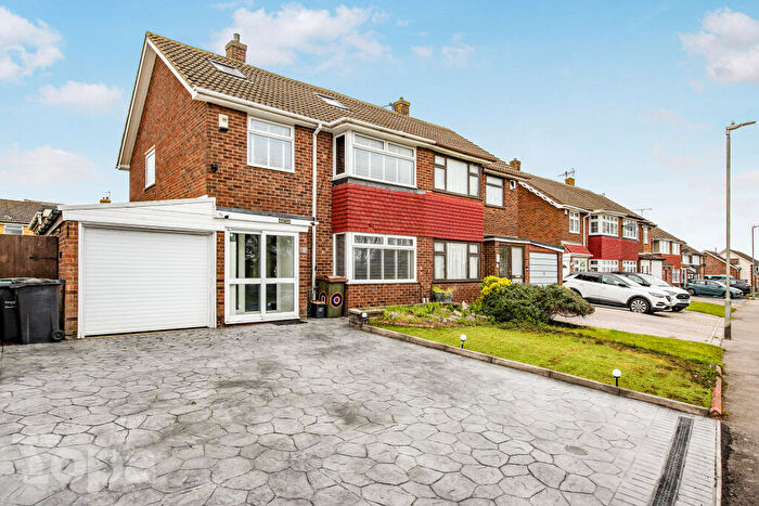 3 Bedroom Semi Detached House For Sale In Thong Lane, Gravesend, DA12