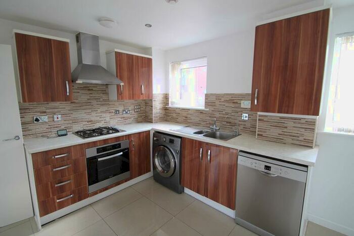 5 Bedroom Detached House To Rent In Stones Avenue, Dartford, DA1