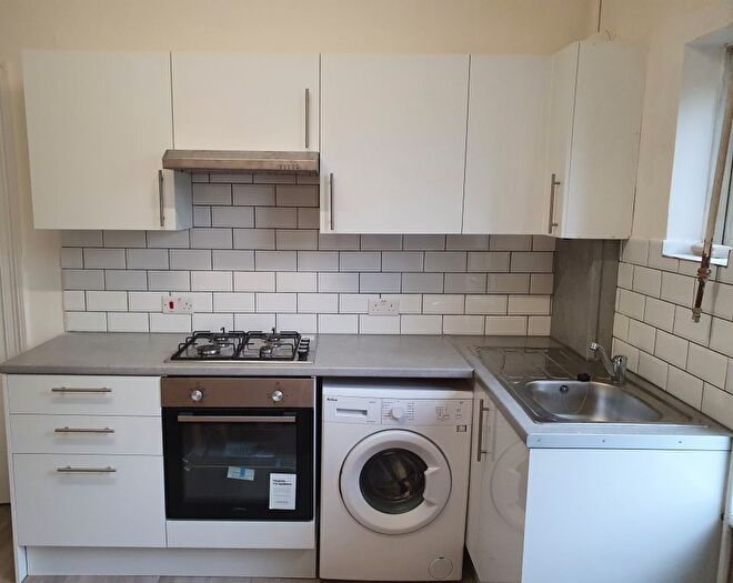 1 Bedroom Flat To Rent In York Road, Ilford, London, IG1
