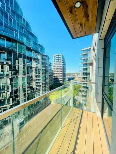 2 Bedroom Flat To Rent In Meridian House, Juniper Drive, Battersea, London, SW18