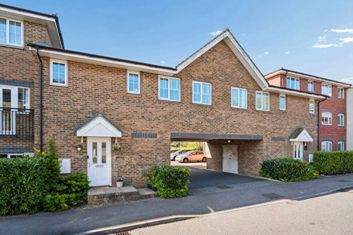 1 Bedroom Maisonette For Sale In Kiln Way, Dunstable, LU5