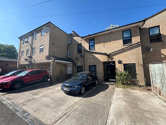 1 Bedroom Flat For Sale In Flat, High Street, Aldershot, Hampshire, GU11