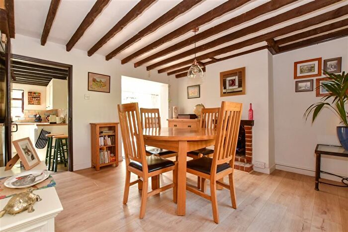 2 Bedroom Detached House For Sale In Pallance Road, Cowes, Isle Of Wight, PO31