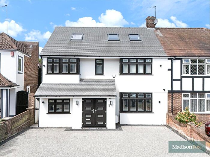 5 Bedroom Semi-Detached House To Rent In Lyndhurst Rise, Chigwell, Essex, IG7