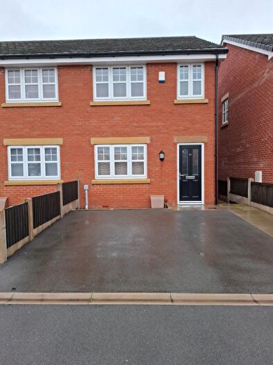 3 Bedroom Semi-Detached House To Rent In Willow Close, Chorley, Lancashire, PR6
