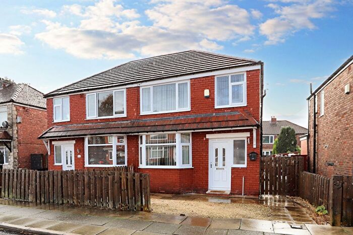 3 Bedroom Semi Detached House For Sale In Pembroke Drive, Bury, BL9