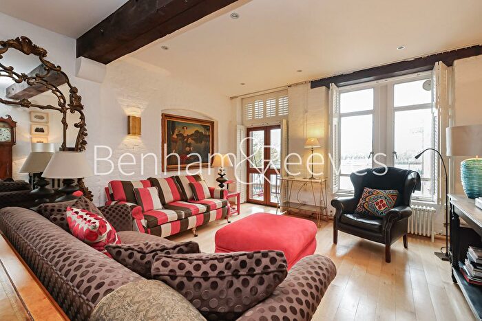 1 Bedroom Flat To Rent In Olivers Wharf, Wapping High Street, E1W