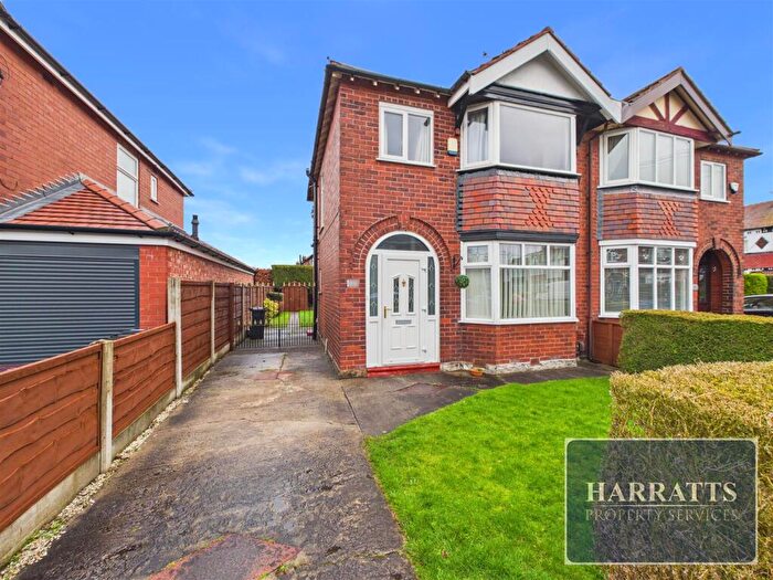 3 Bedroom Semi Detached House For Sale In Hayburn Road, Stockport, SK2