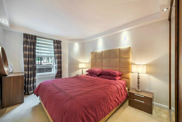 3 Bedroom Flat To Rent In Macready House, W1H