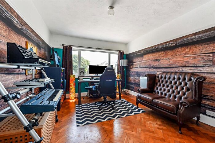 2 Bedroom Apartment For Sale In London Road, Hilsea, Portsmouth, PO2
