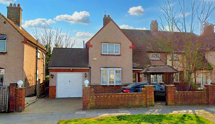 4 Bedroom Property To Rent In Ripple Road, Barking, IG11