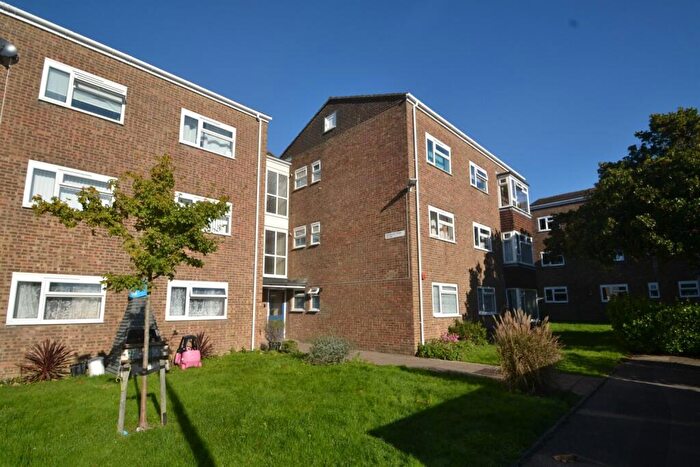 2 Bedroom Flat To Rent In Oakdale, BH15