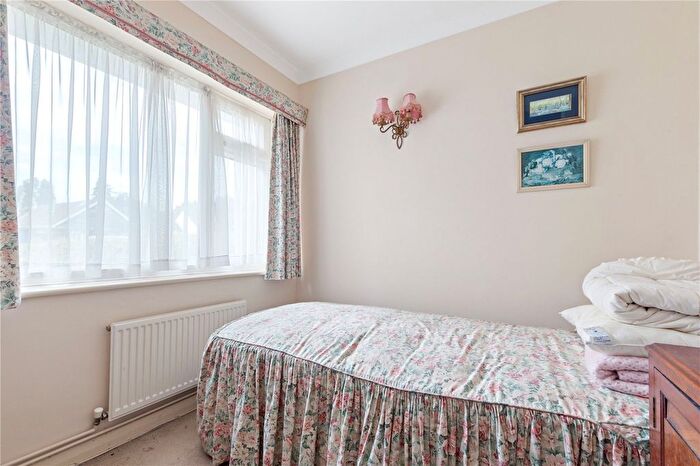 3 Bedroom Bungalow For Sale In Pescotts Close, Birdham, Chichester, West Sussex, PO20