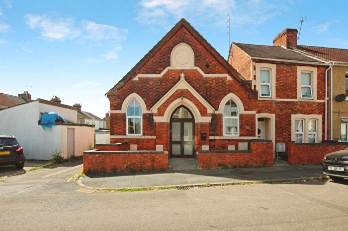 2 Bedroom End Of Terrace House To Rent In Butterworth Street, Swindon, SN1
